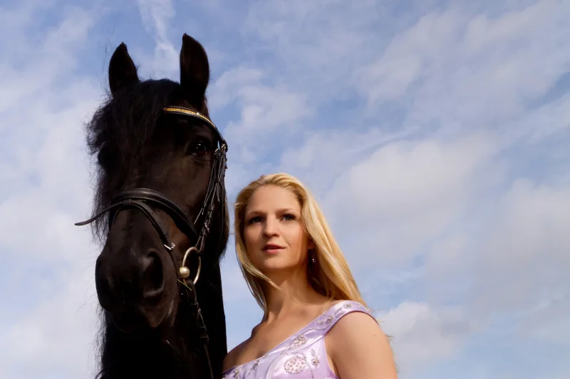 Weitere Aufnahme aus dem Editorial-Shoot mit dem Pferd